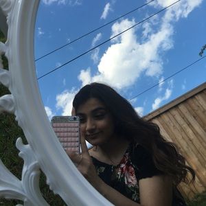 Meet your Posher, Faiza